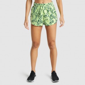 Short Gymshark Animal Estampadas Verde Oscuro | 20LFZYSBK