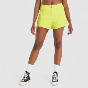Short Gymshark Pulse 2 in 1 Amarillo | 81JHERWMZ
