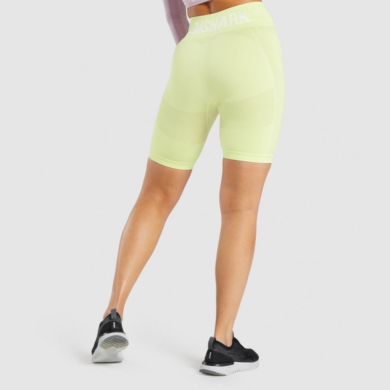 Short Gymshark Flex Cycling Verde Claro | 60PQERCAT
